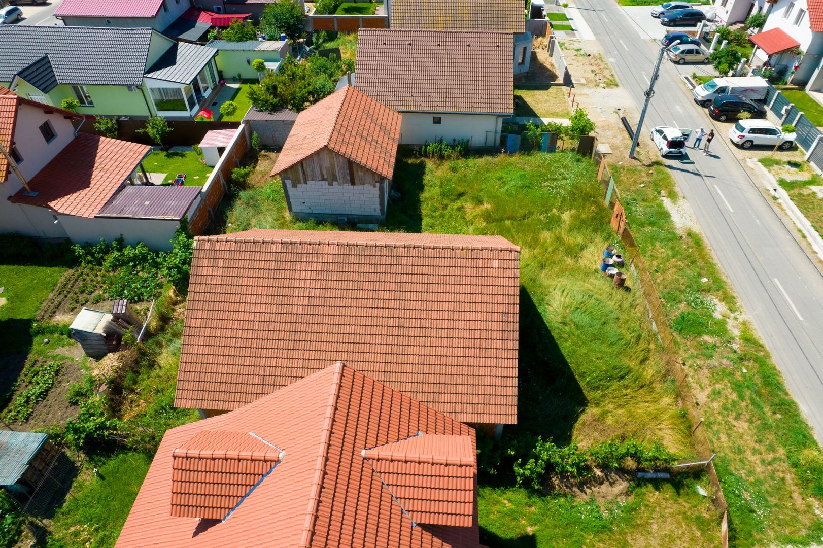 Casă la roșu în Livada - Poză 3