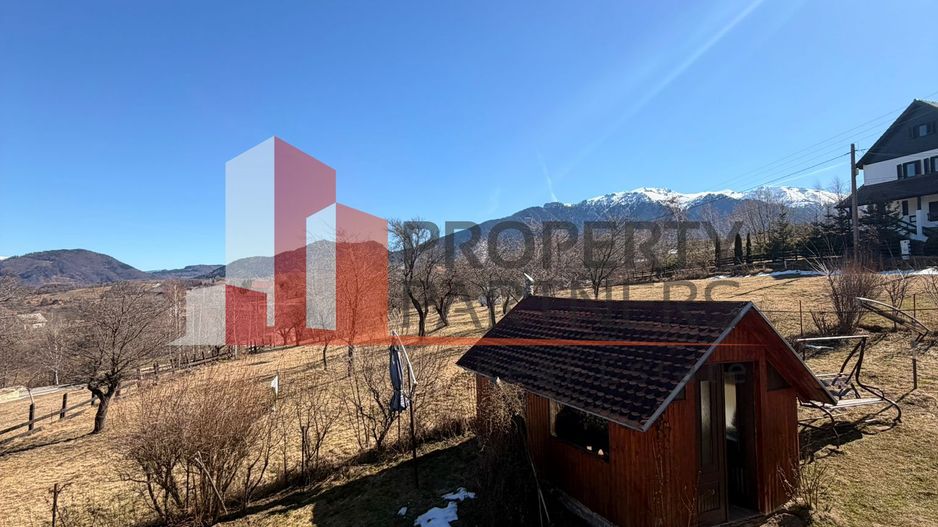 Casă tradițională cu 1800 mp teren  în Sohodol, Bran | Priveliște superba - Poză 9