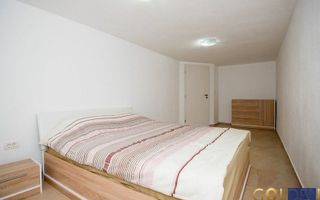 Apartament  B-dul Revolutiei, cladire perioada interbelica, comision 0% - Poză 4
