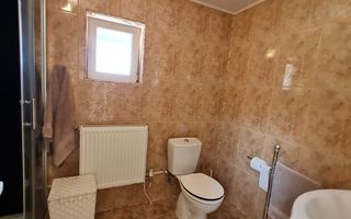 Casă cu teren generos pretabila pentru afacere - Poză 15