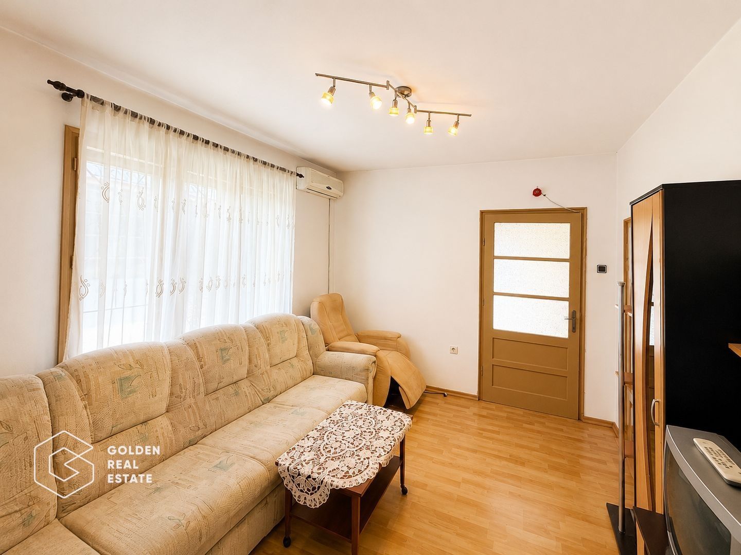 Casa cu teren 688 mp, 2 corpuri de cladire, Parneava - Poză 11