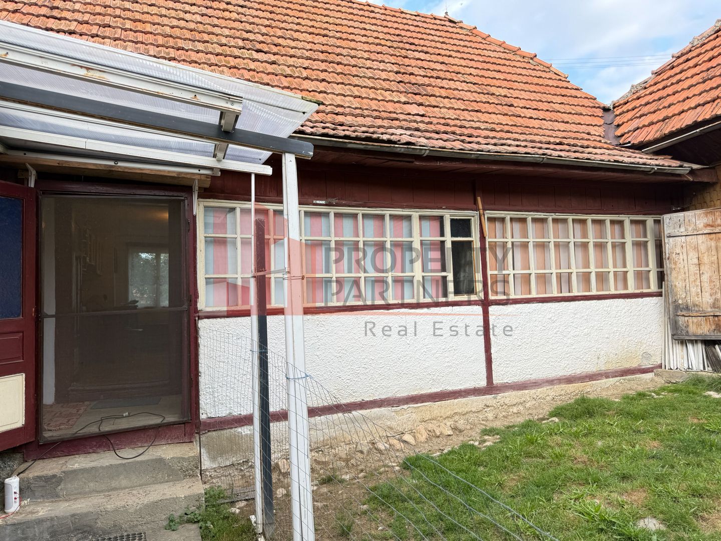 Casă tradițională sat Poarta, comuna Bran teren 4000 mp - Poză 12