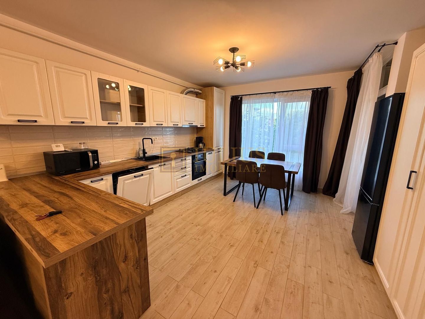 2 camere| Dumbravita| apartament mobilat lux| loc de parcare| lift| - Poză 10