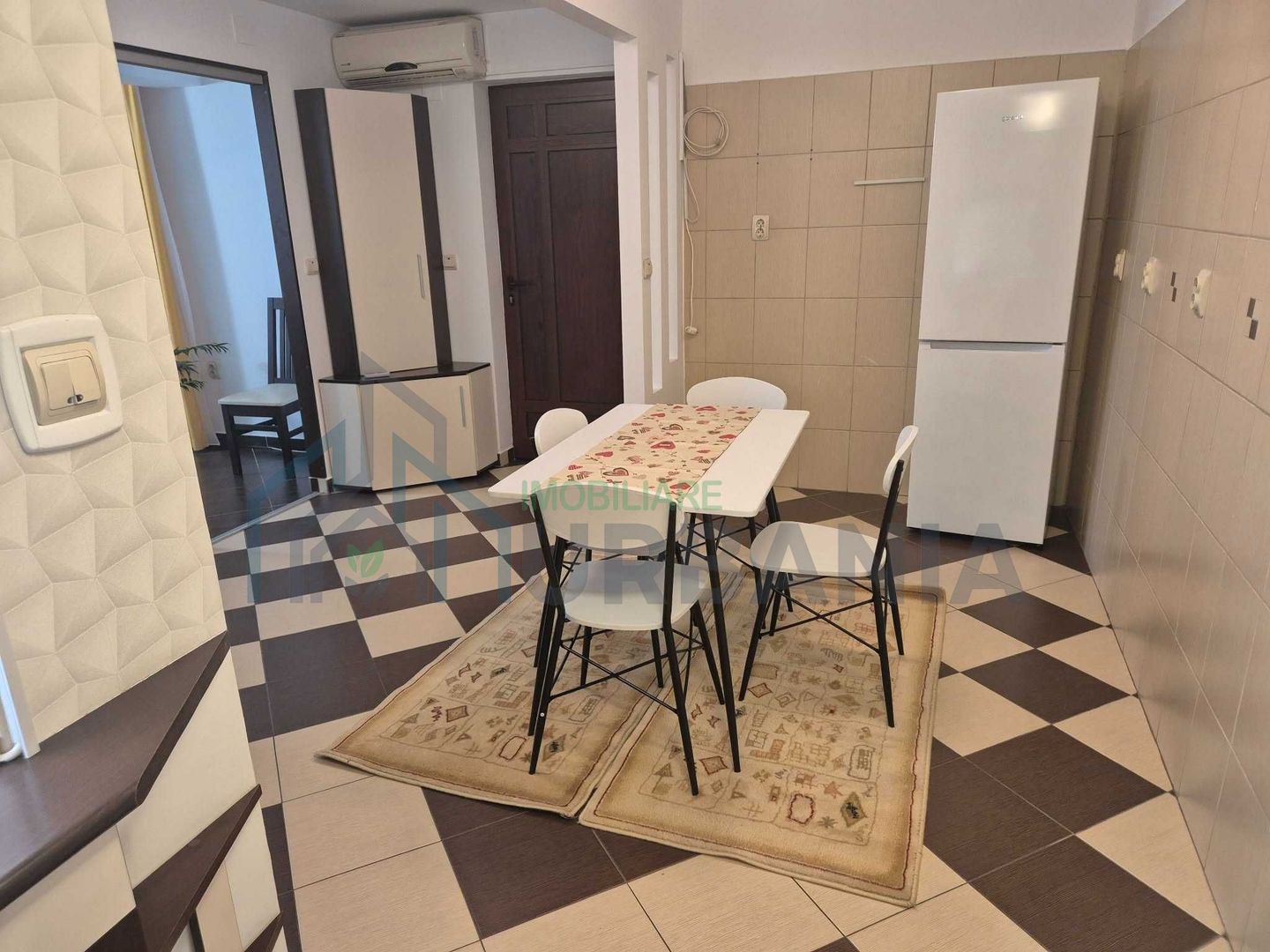 Apart 2 camere la casa/intrare separata/10 minute de Palas - Poză 3