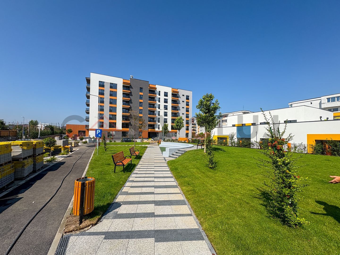 3 camere etaj intermediar imobil nou Intre Lacuri - Poză 2