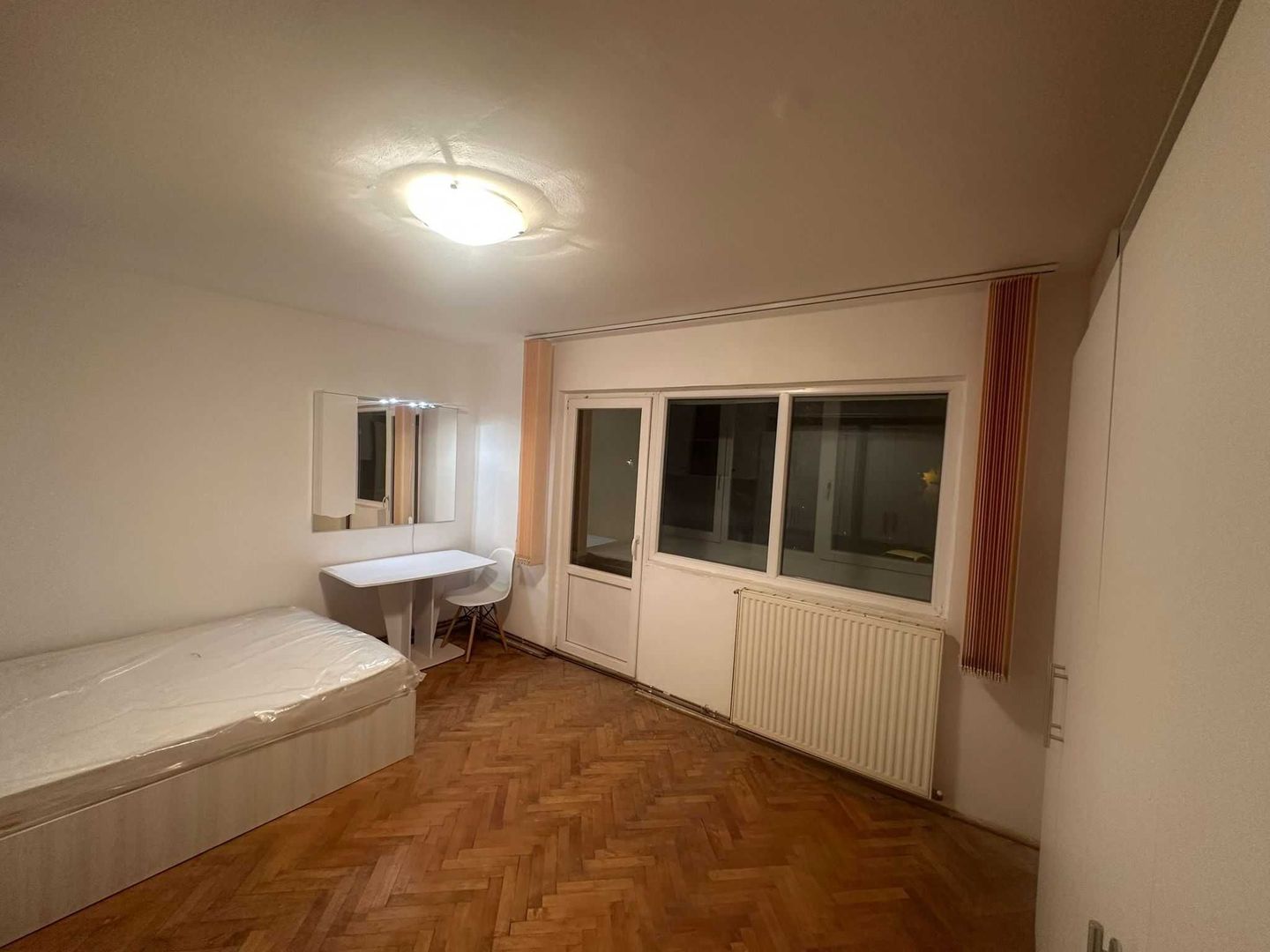 Sagului | 1 Camera | Etaj Intermediar | Centrala Proprie. - Poză 3