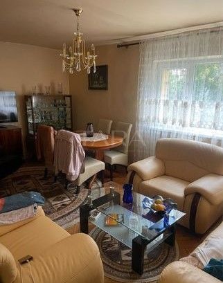 Apartament decomandat, imobil de 4 niveluri, Zona BRD, Semicentral! - Poză 1