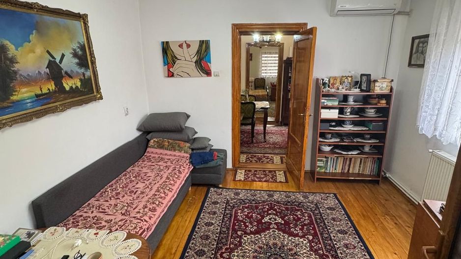 Casă cu 4 camere de vânzare – Str. I. C. Brătianu - Poză 8