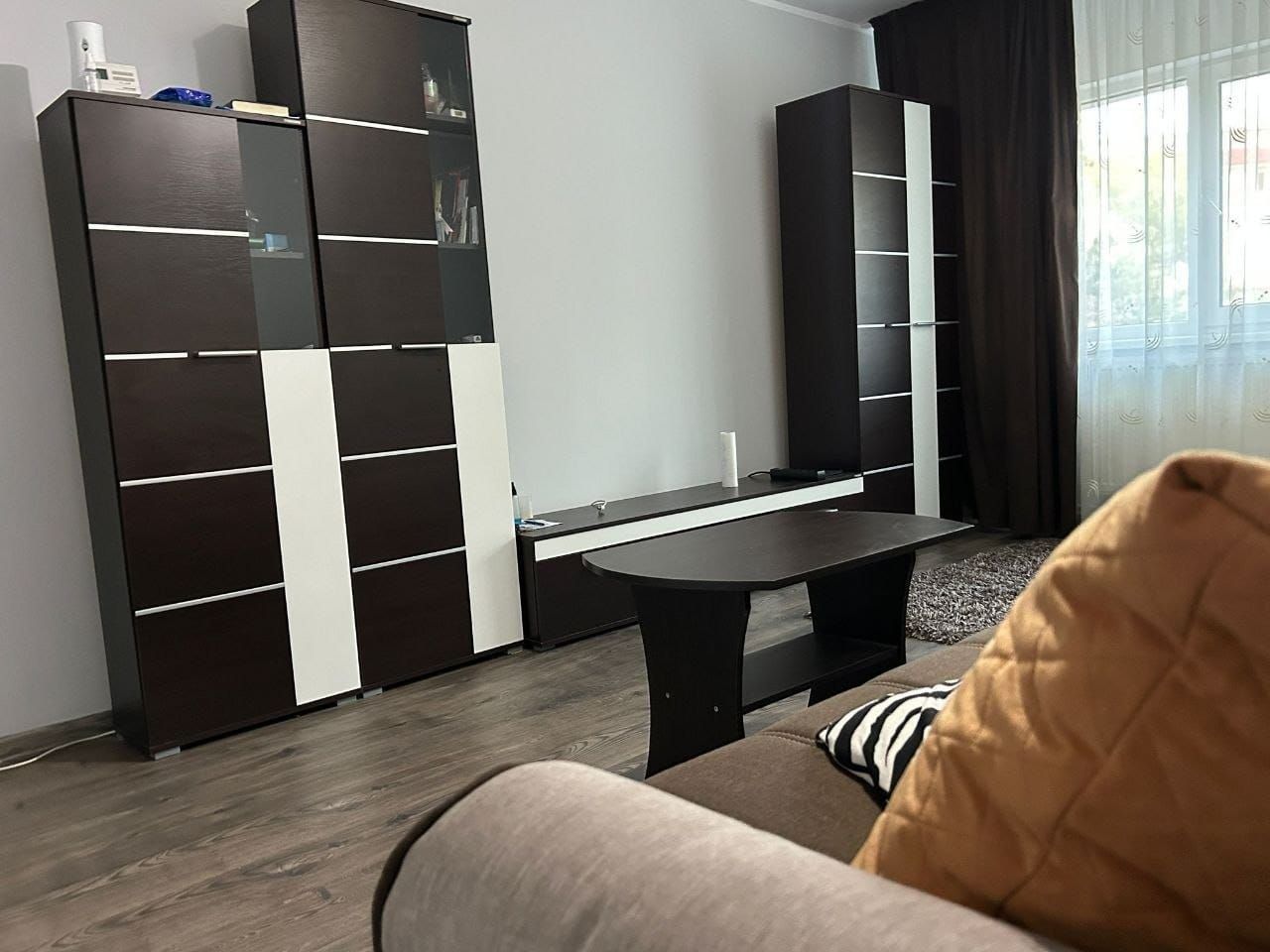 De inchiriat apartament cu 2 camere, General, etaj 1, 400 euro - Poză 1