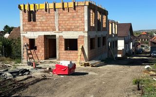 Casă Tip Duplex | 4 Camere | 2 Balcoane | Terasă | Șura Mică - Poză 3