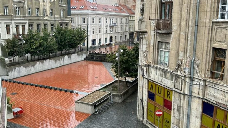 Piața Sf. Gheorghe | Decomandat | Renovat | Centrală proprie | Boxă 16 mp - Poză 1