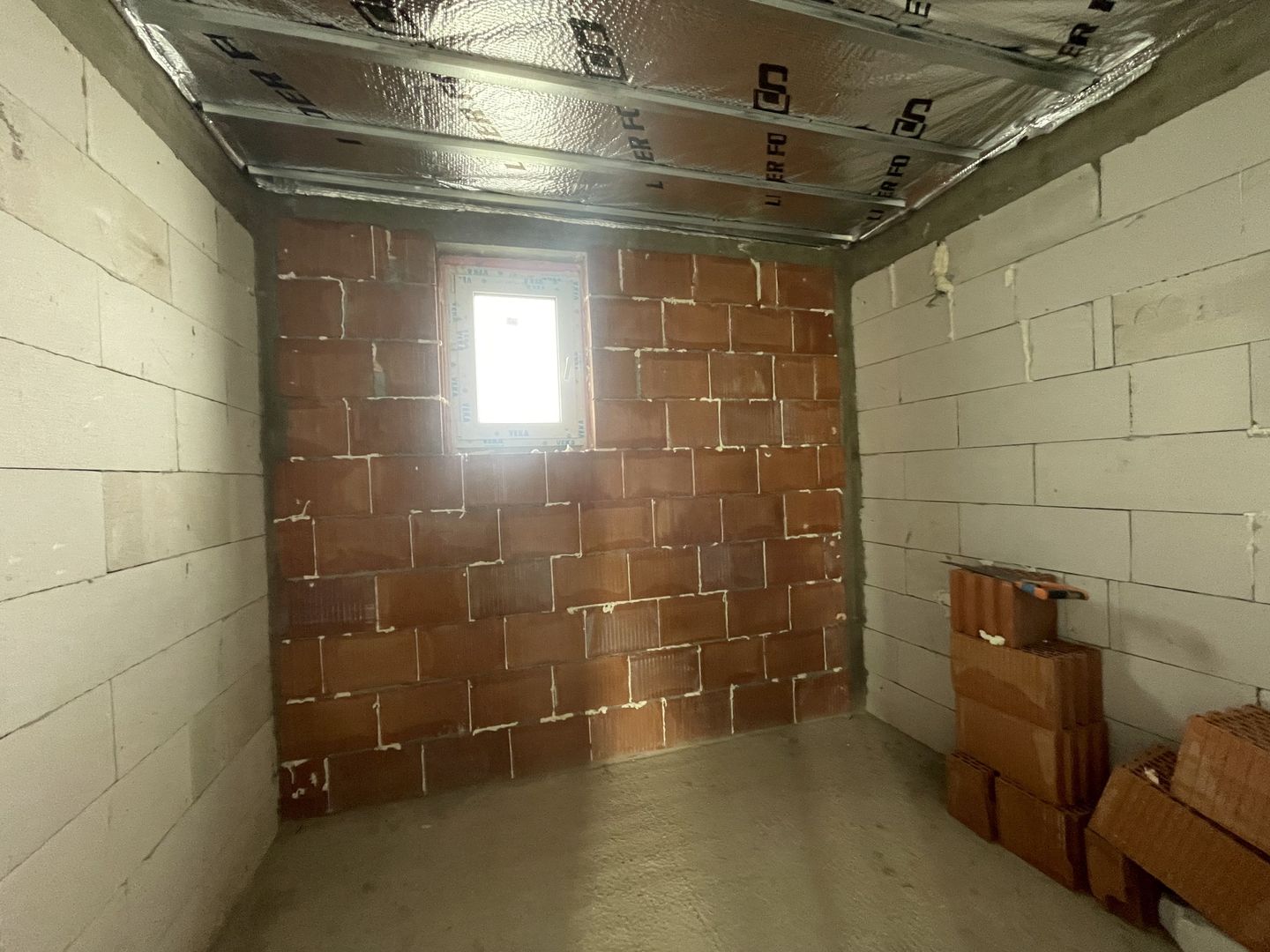 CASA LA ROȘU 220 MP | ZONA RETRASA CU VEDERE PANORAMICA| MARGINEA - Poză 16