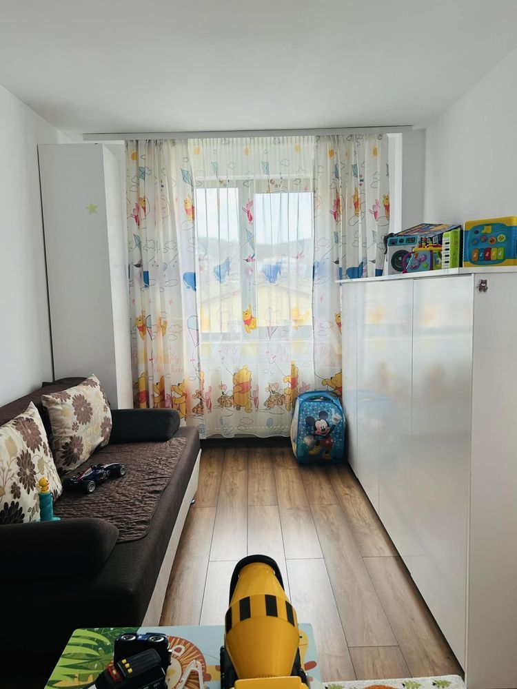 Apartament 3 camere, mobilat și utilat, doua balcoane, parcare. - Poză 4