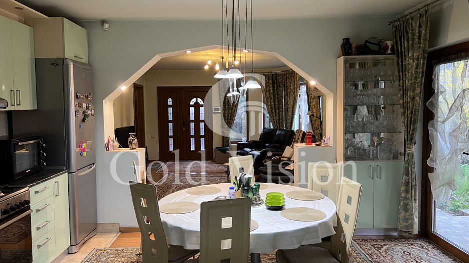 Casă cu 5 camere + anexă cu garaj, mobilată complet, str. Gh. Șincai - Poză 5