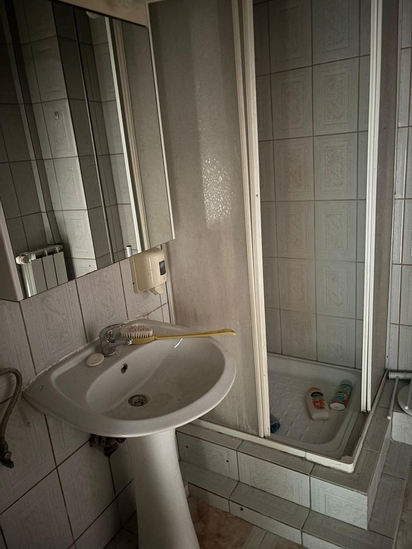 Casa pe parter cu acces auto - Poză 8