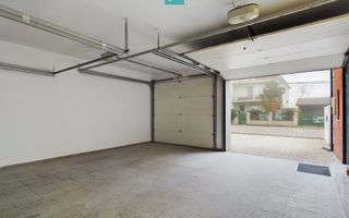 Vilă de lux cu două locuințe, în Dumbrăvița – Locație Excelentă! - Poză 40