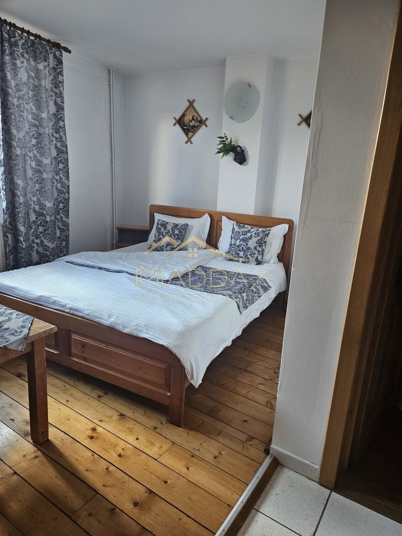 Pensiune 10 camere cu restaurant // teren 900 mp // Moieciu de Jos - Poză 24