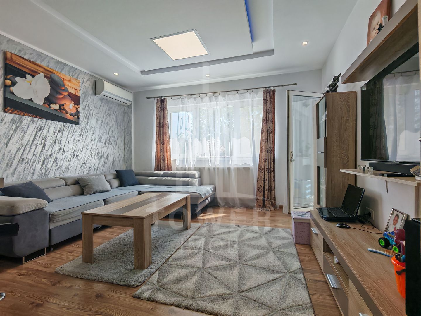 Apartament 3 camere de vanzare situat în Șelimbăr, pe Pictor Brana. - Poză 2