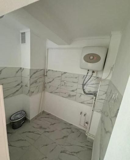 BRASADAS vinde garsoniera pe Ostrovului la etajul 4/4. - Poză 1