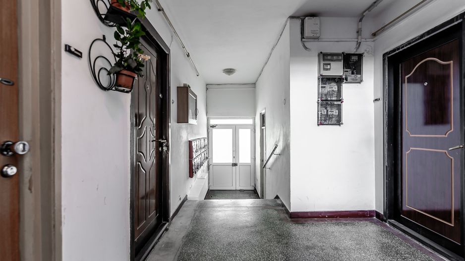 Apartament cu 2 camere, lângă Liceul De Artă Sabin Drăgoi - Poză 7