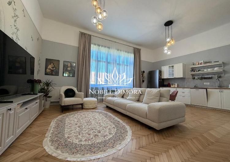 Apartament deosebit cu 3 camere - Central - potrivit pentru studenti - Poză 1