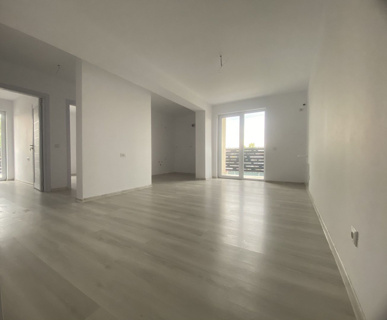 Vanzare apartament cu 3 camere - bloc nou - zona Sideco - Targoviste - Poză 3