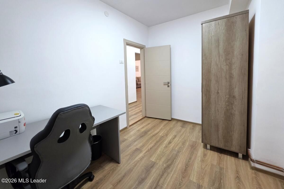 Piata Romana, 4 camere 138 MP total, Etaj 2/9, renovat - utilat, liber - Poză 9