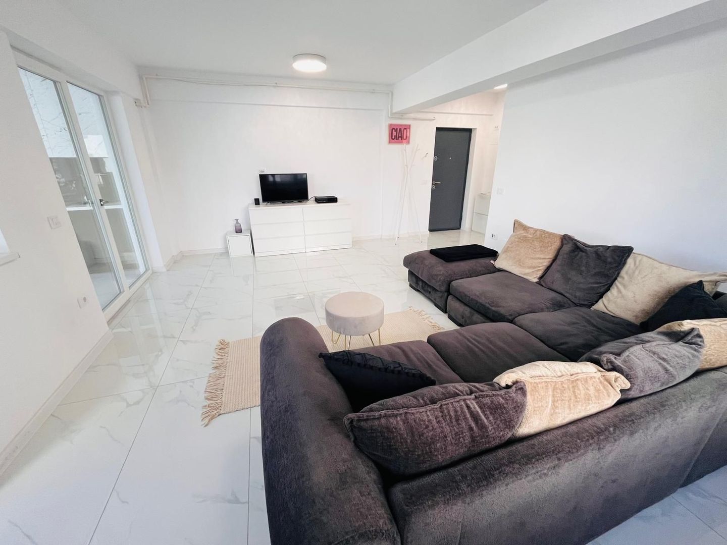 Eleganta si confort | 2 camere in bloc nou, parcare – zona Panoramic - Poză 2
