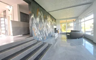 Casa cu piscina interioara si priveliste catre Cetatea Cisnadioarei - Poză 11