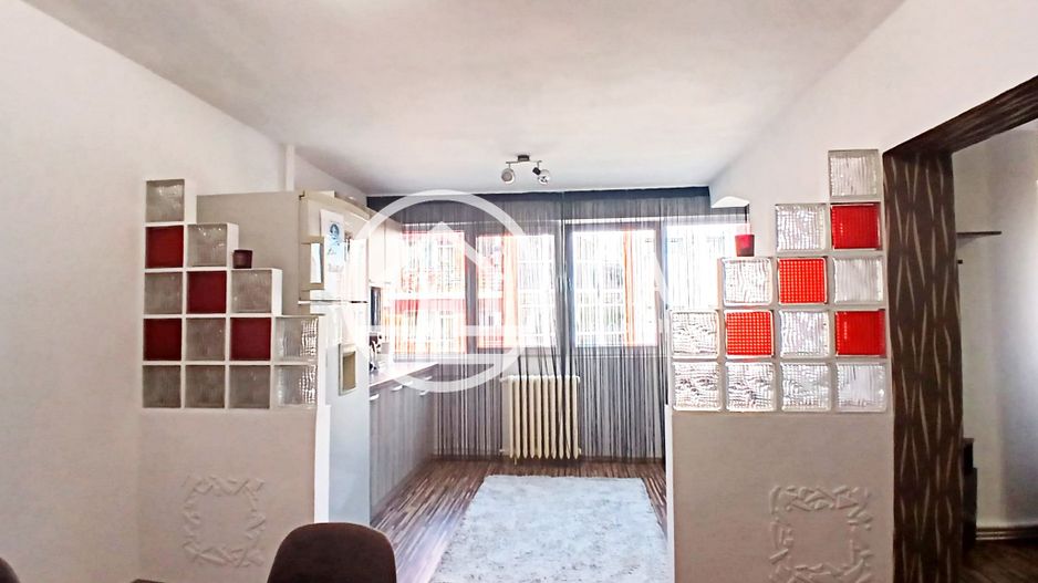 Apartament de vânzare cu 3 camere în zona Rogerius, Oradea - Poză 9