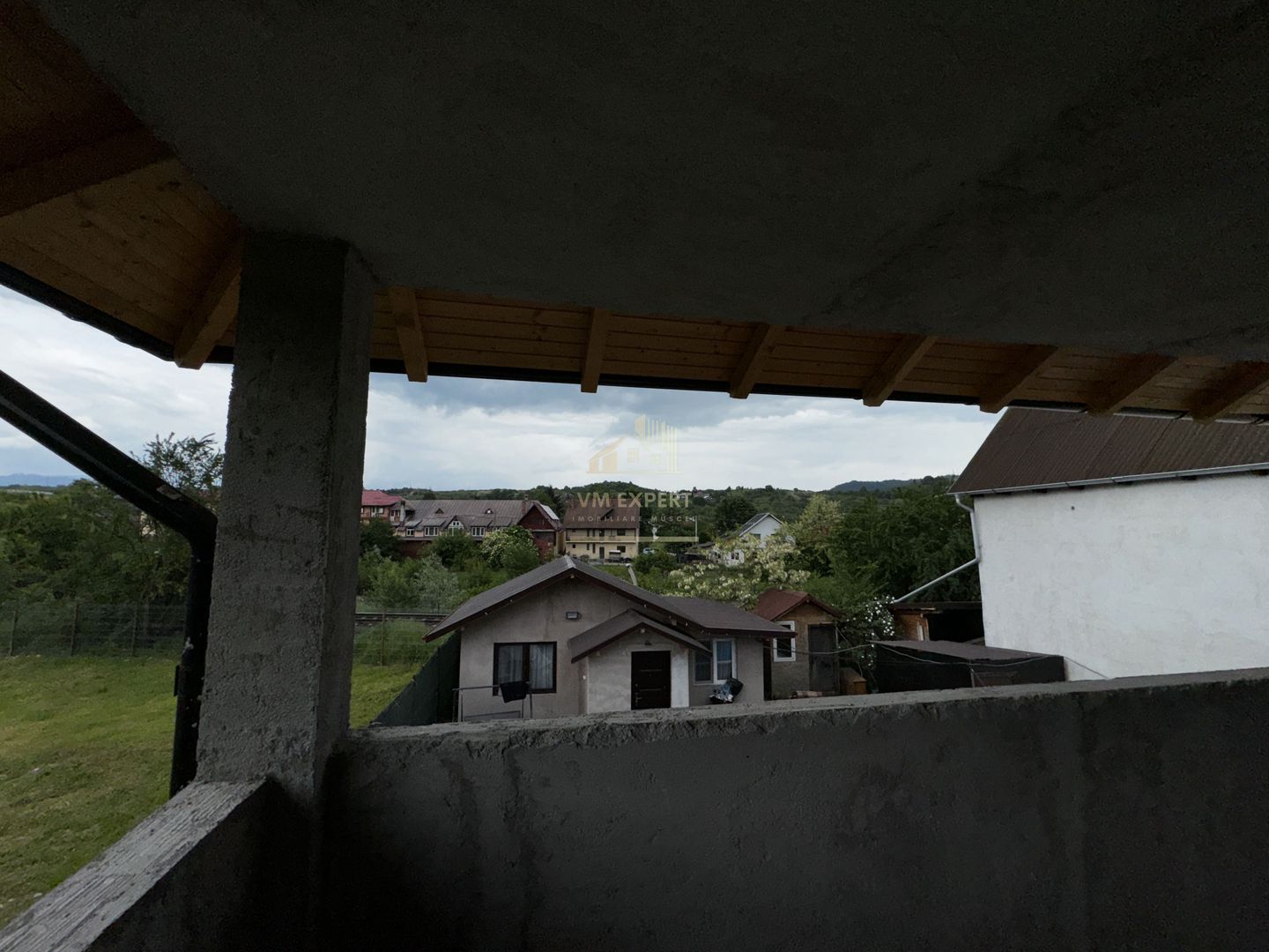 VILA 5 CAMERE, ZONA ULTRA CENTRALA, CAMPULUNG MUSCEL, TEREN 500 MP - Poză 12