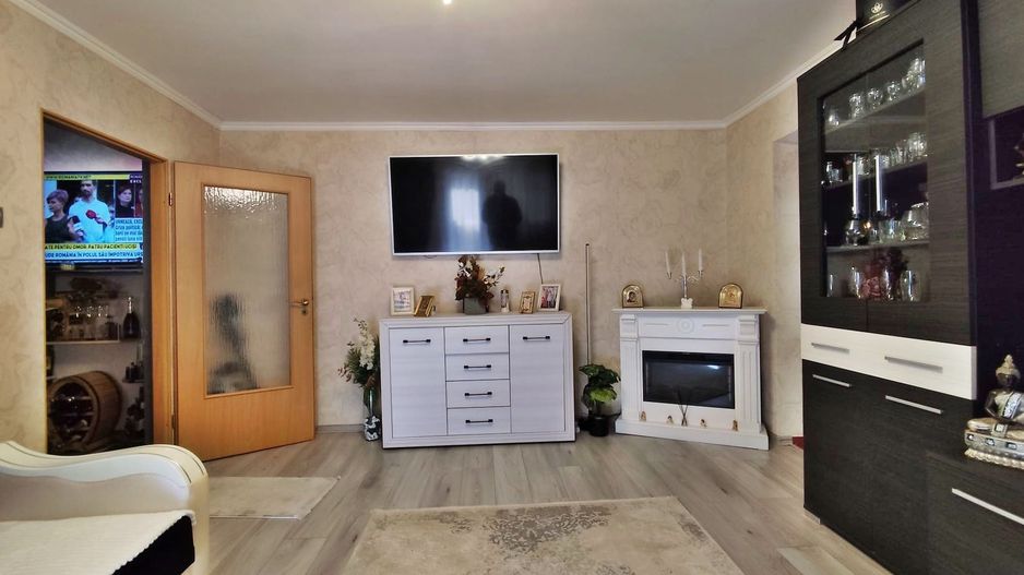 Apartament 2 camere, 51 mp, parcare, zona Nufarul, Oradea - vanzare - Poză 2
