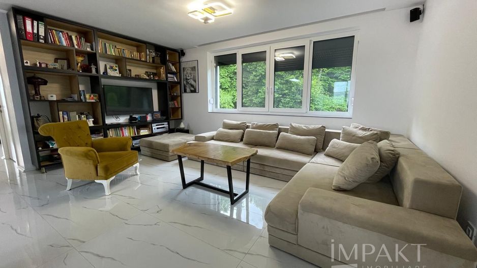 Penthouse Exclusivist cu 2 Terase Panoramice și Jacuzzi - Poză 2