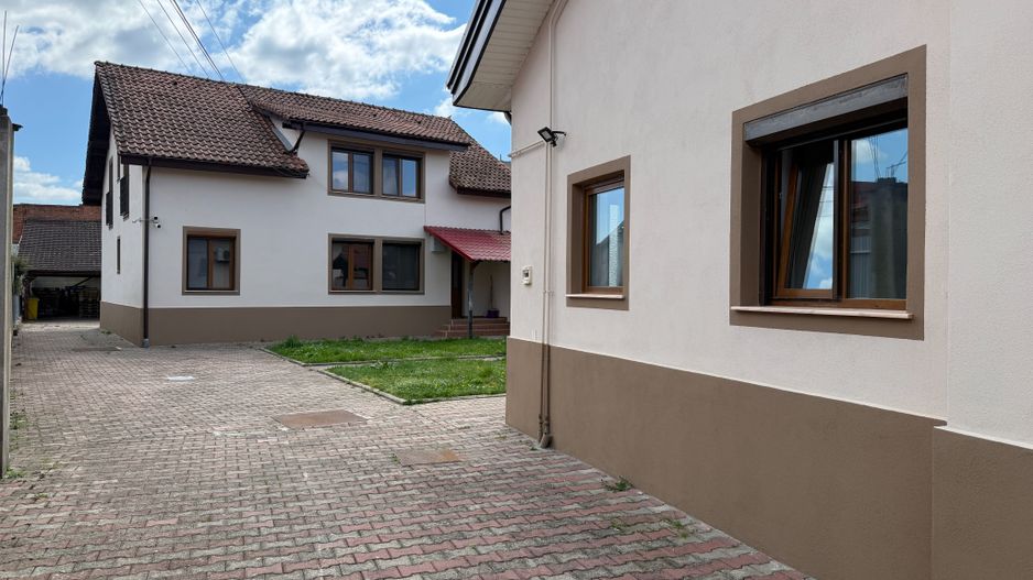 Complex rezidential 4 apartamente cu 3 cam zona centrala investitie, locuit - Poză 1