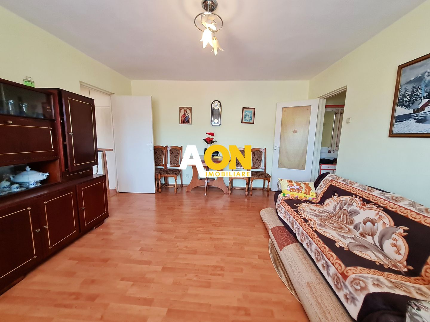 Apartament 2 Camere, Etaj 3, 54 mp, Semidecomandat, Zona Cetate - Poză 1