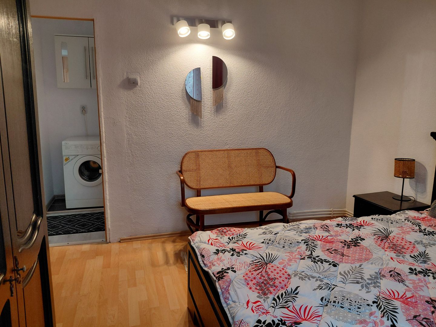 De inch iriat apartament 2 cam dec – Zona Baia Comunală, parter - Poză 15