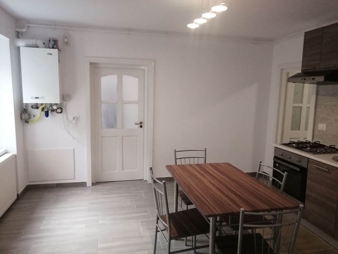 Vânzare apartament spatios,  in zonă ultracentrală - Poză 8