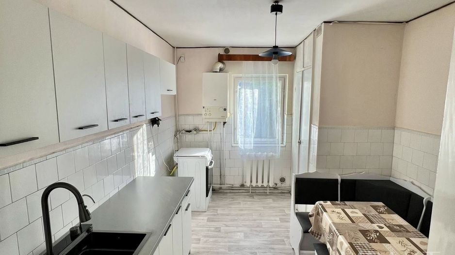 Apartament cu 4 carmere decomandat in Grigorescu - Poză 3