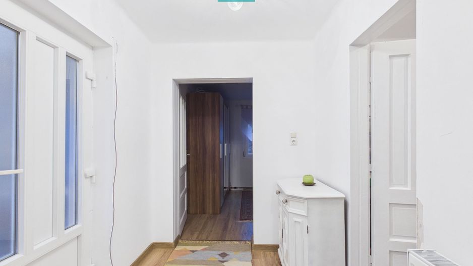 Casă 2 corpuri și 5 camere ultracentral în Curtici - Poză 10