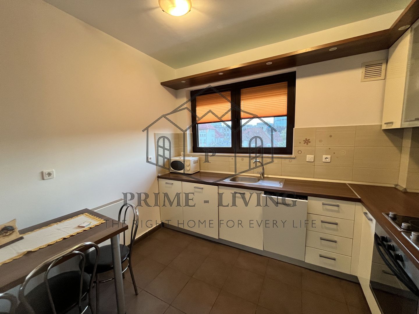 APARTAMENT DEOSEBIT CU 3 CAMERE LA INCHIRIERE IN PIATA VICTORIEI - Poză 4