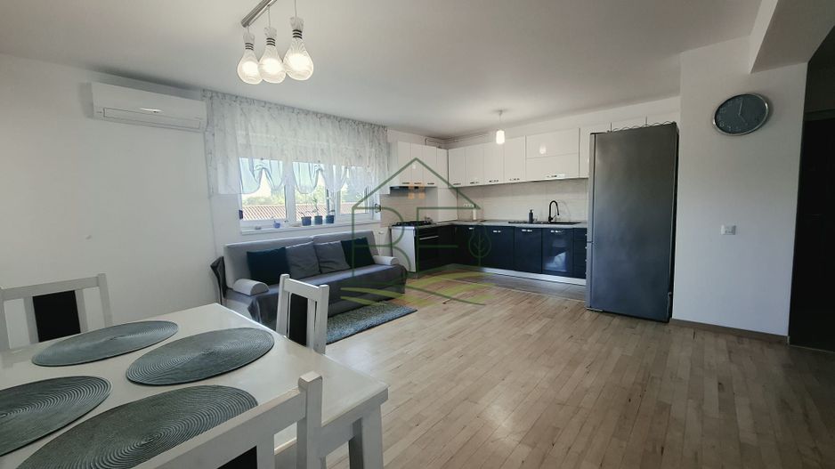 Apartament 3 camere de închiriat in Lazaret - Poză 1