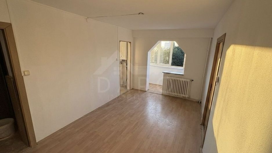 - Apartament 3 Camere - Cartier Dâmbu Pietros - pret negociabil - Poză 3