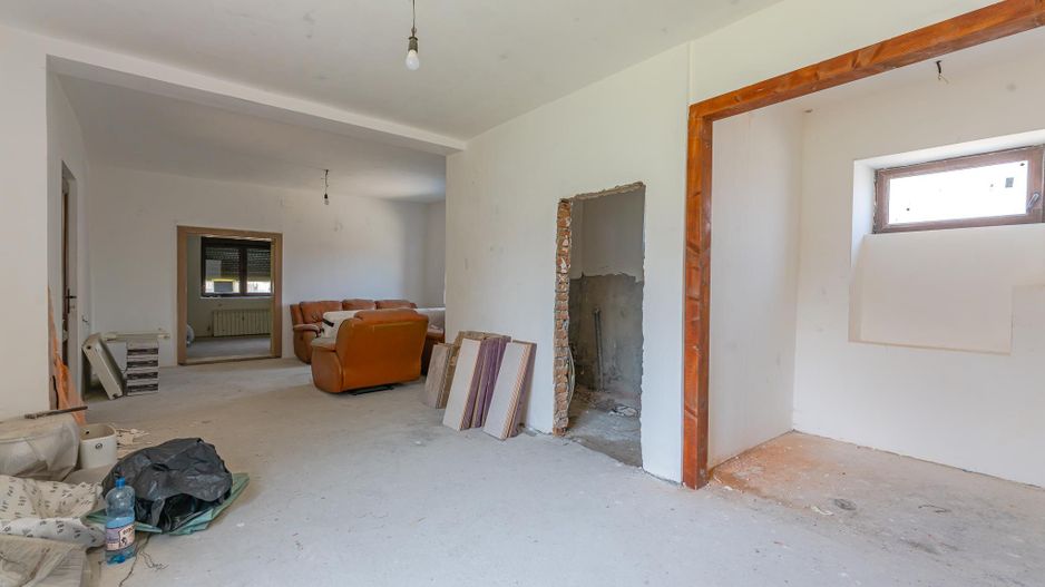 Casa in Purcareni, strada Principala - Poză 11