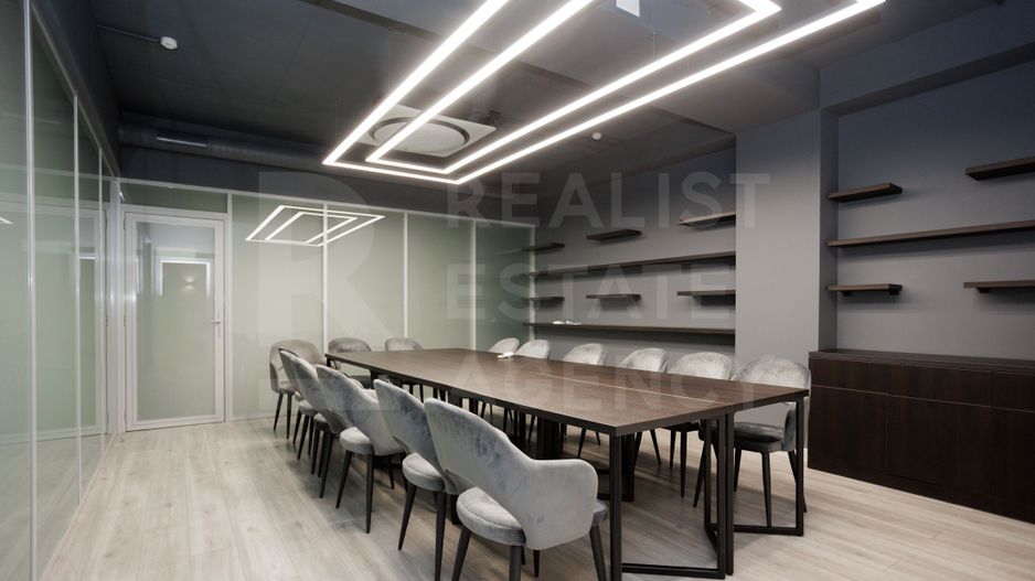 Se oferă oficiu sper chirie 270 mp, str. Petru Rareș, Centru - Poză 1
