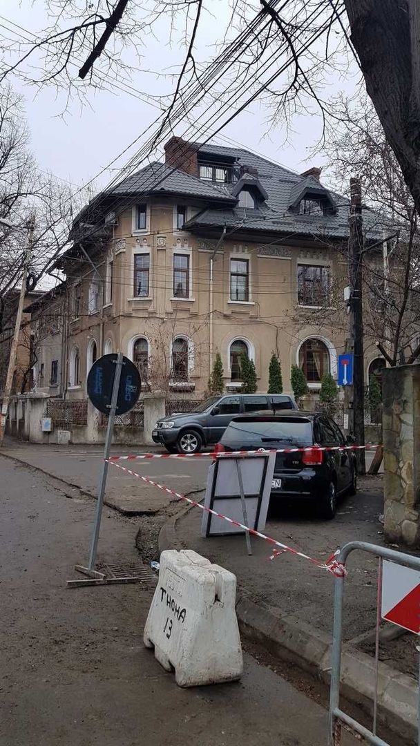 Cotroceni, apartament 5 camere, 106mp, 2 bai, centrala, fara Risc, fara legea 112, Loc Parcare, demisol inalt - Poză 1