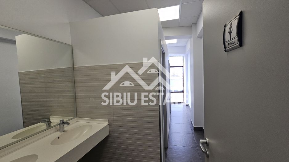 Spatiu de birouri de inchriat locatie centrala si vizibilitate buna - Poză 8