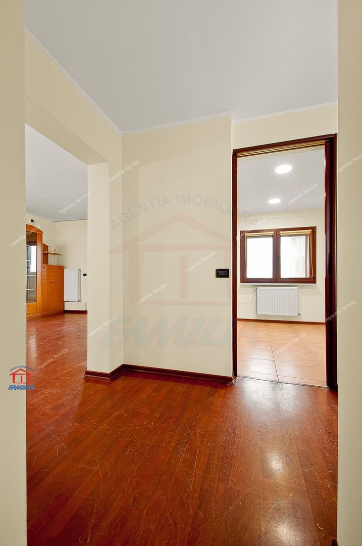 Apartament 3 camere dec in Galati Micro 21 vedere la Dunare langa turn - Poză 6
