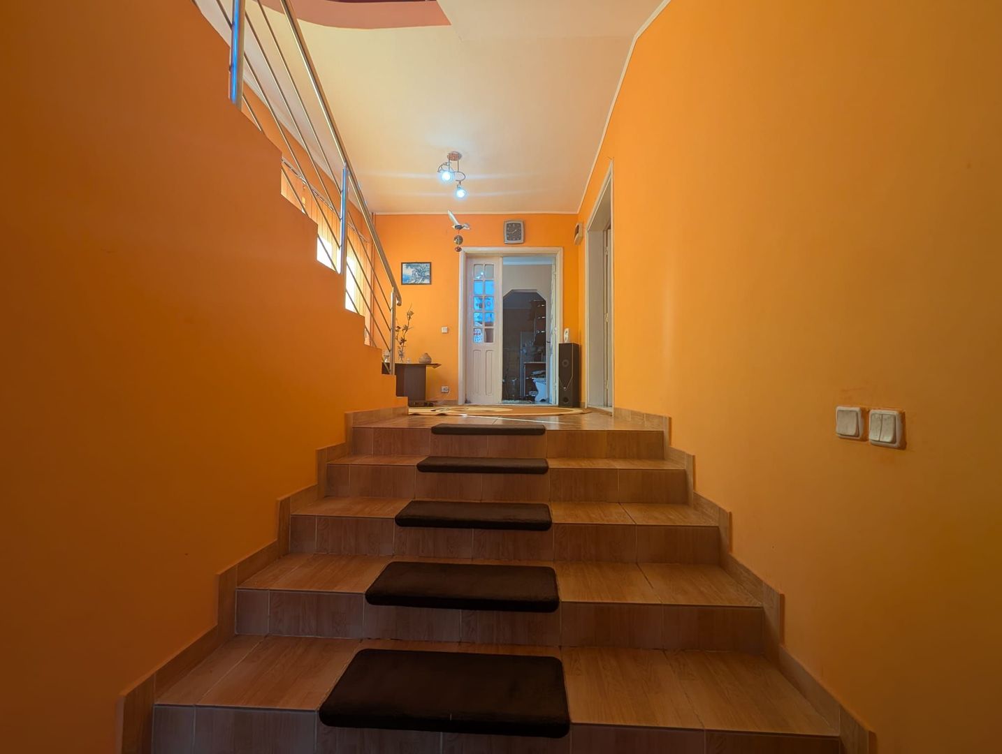 Vila spațioasă 6 camere cu teren generos – Ferentari – Preț excelent! - Poză 17