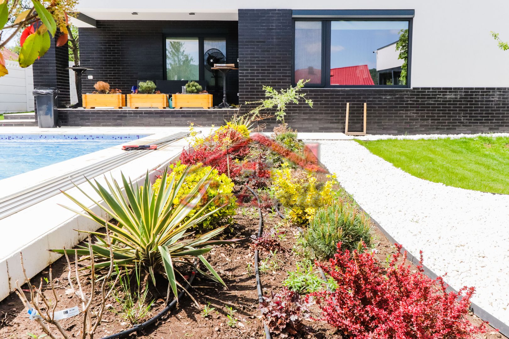 VILĂ MODERNĂ DE LUX CU PISCINĂ, FOTOVOLTAICE ȘI FOIȘOR – BREAZA - Poză 8