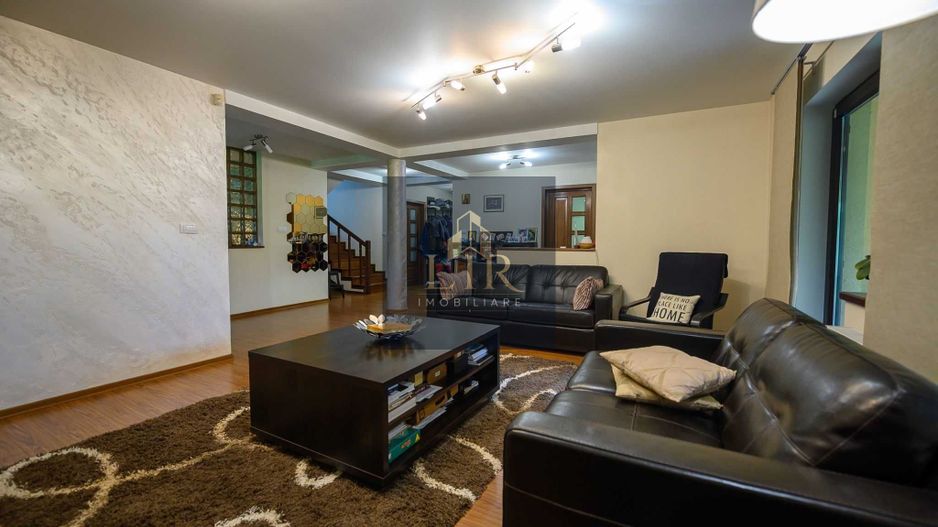 Vilă 5 camere 240 mp, mobilata,teren 806 mp – Platou Galata, Iași - Poză 2